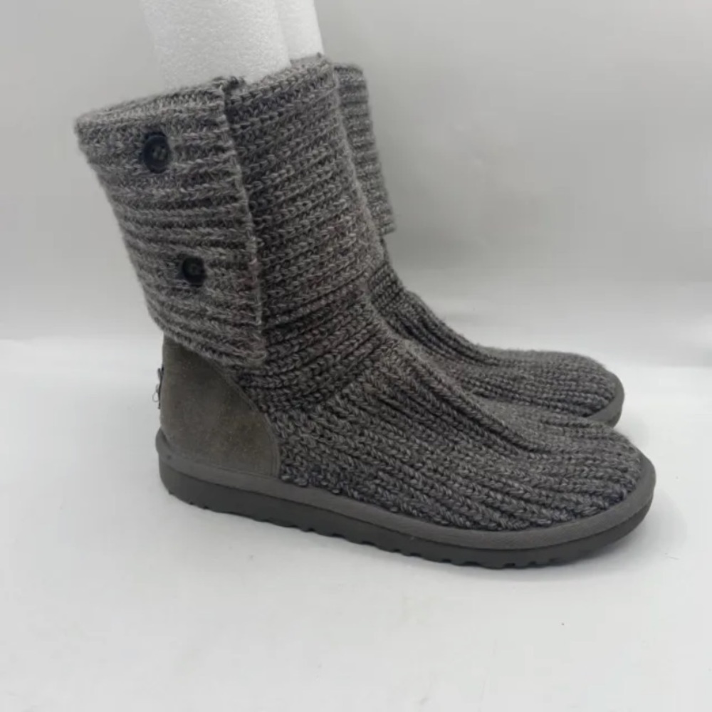 UGG Australia Womens Gray Classic Cardy Boots Size 6